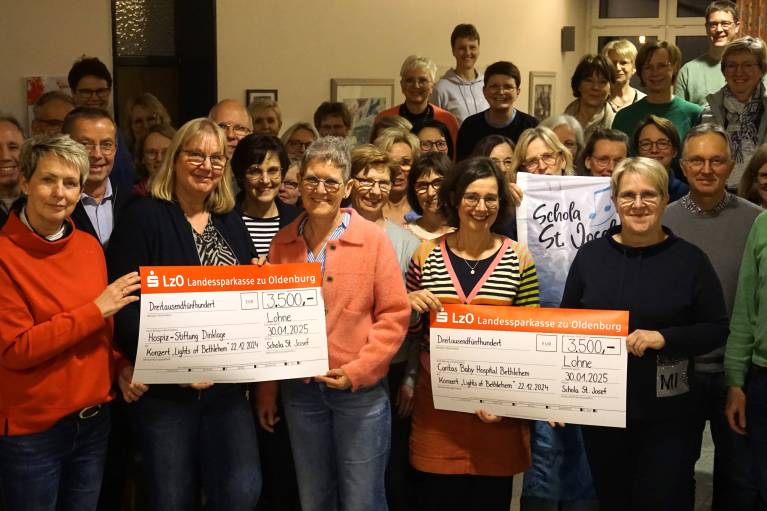 Schola St. Josef übergibt 7.000 EUR Spenden nach Konzert – Das CBH freut sich über die Hälfte Schola St. Josef übergibt 7.000 EUR Spenden nach Konzert – Das CBH freut sich über die Hälfte