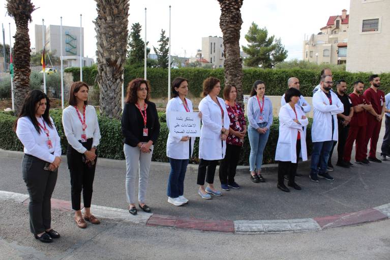 Schweigeminute im Caritas Baby Hospital