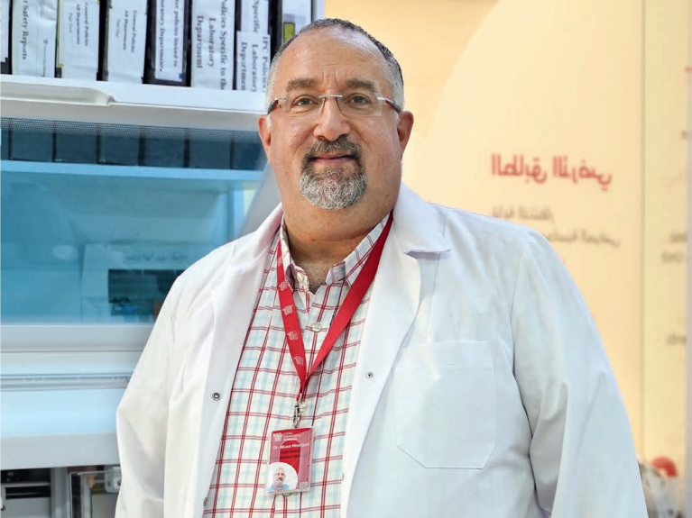 Der Leiter des Labors im Caritas Baby Hospital