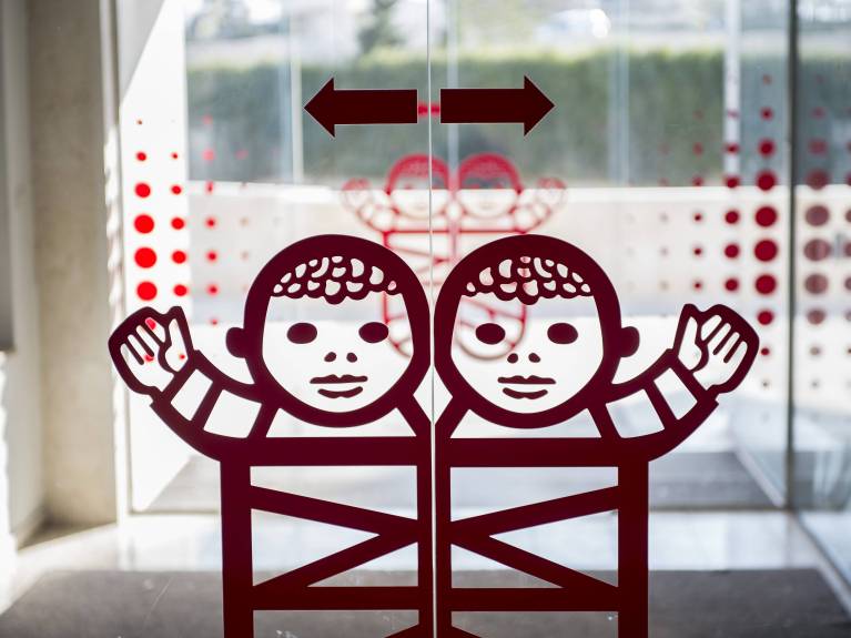 Kinderhilfe Bethlehem - Eingang Caritas Baby Hospital_copyright KHB