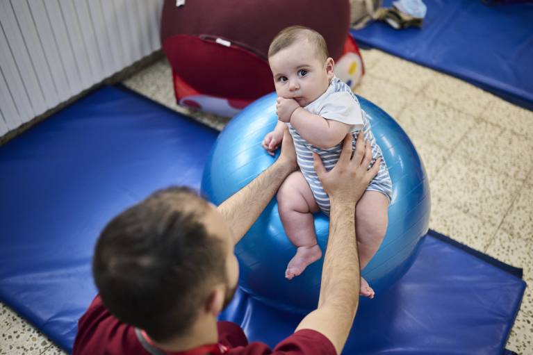 Heidehof Stiftung unterstützt Physiotherapie im Caritas Baby Hospital