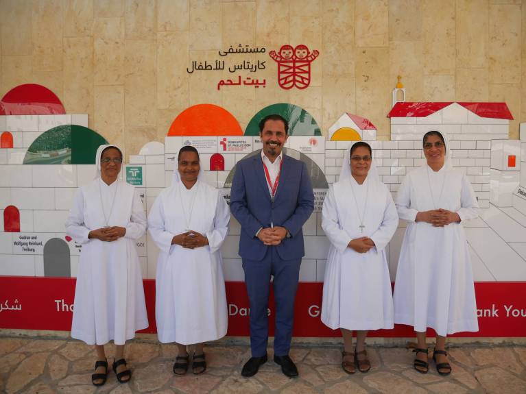 Vier indische Schwestern für das Kinderkrankenhaus
